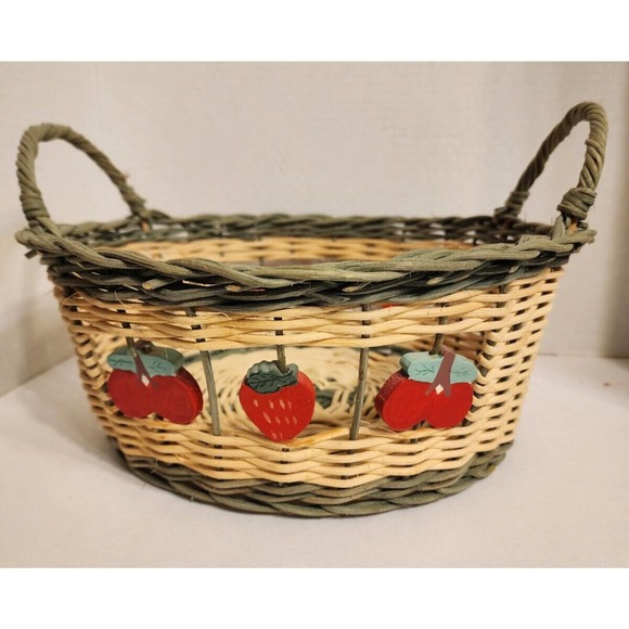 Vitg Wicker Basket with Side Fruit Cut-Outs & Handles(Measurement in Descrption) - Picture 2 of 5